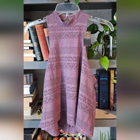 NWT American Eagle Purple sleeveless crochet top - Picture 4 of 6